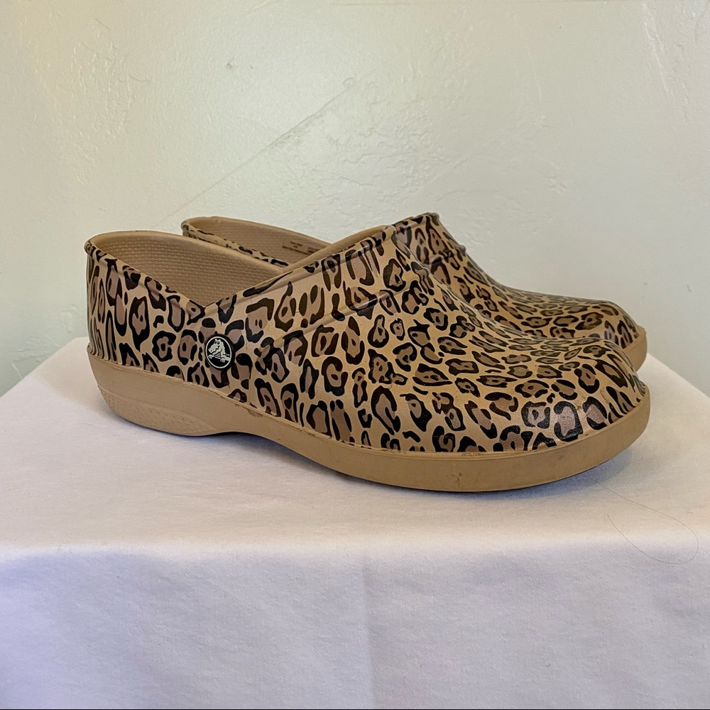 CROCS Neria Pro 2 Leopard Clogs